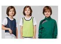 Ropa de deporte y otros productos para el invierno, para publicitar tu empresa con regalos prácticos. 