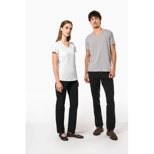 Camiseta con elastano cuello de pico hombre