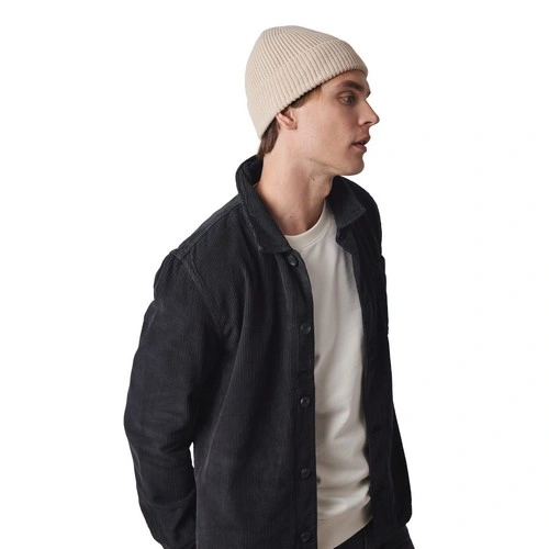 Gorro de canalé con dobladillo