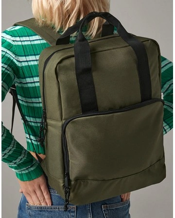 Mochila reciclada twin 16l aislada