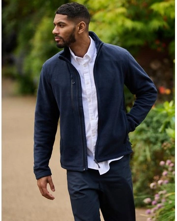 Chaqueta polar reciclada ligera y resistente